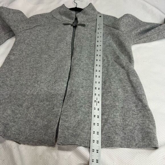Chiaramente Gray Wool Blend Single Hook‎ Closure Cardigan Sweater Sz M Women’s - Picture 5 of 9